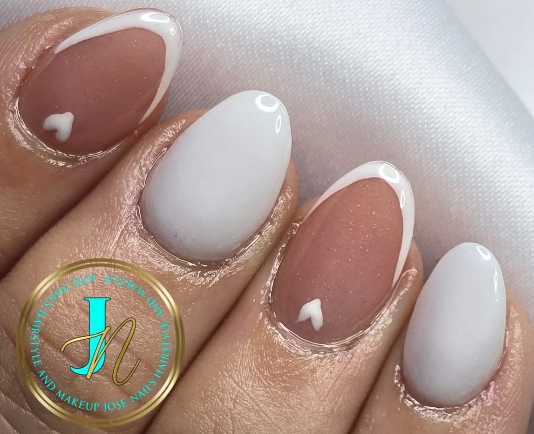 #blanco #gellinear de La Casita De Veil Paris 
#josenailshairstyleandmakeup 
#nailsalon #nailtechnique #nailsboricua #nailsfashionnails #naileducation #nailstyle