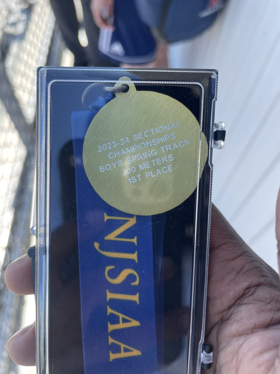 New PR 21.8 and Boys 200m dash Sectional Champion 🙏🏽 <a href="/MRHarrisonNJ/">Damon Harrison</a> <a href="/WeequahicHSFB/">Weequahic Football</a>