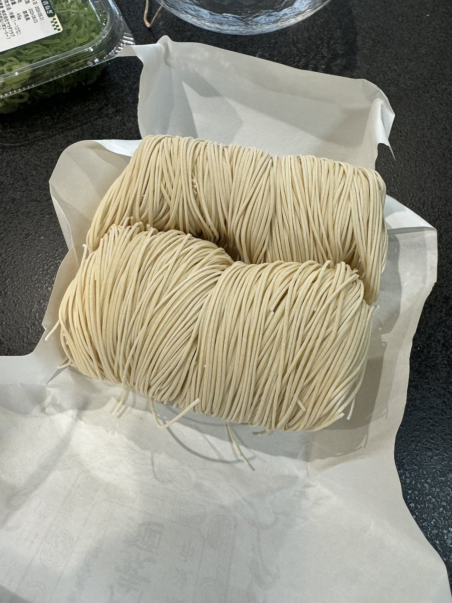 朝テニスしてたっぷり汗かいてからの、激うまそうな素麺！
まあ、これ以上の贅沢な日曜午前はないでしょうね（ドヤ）