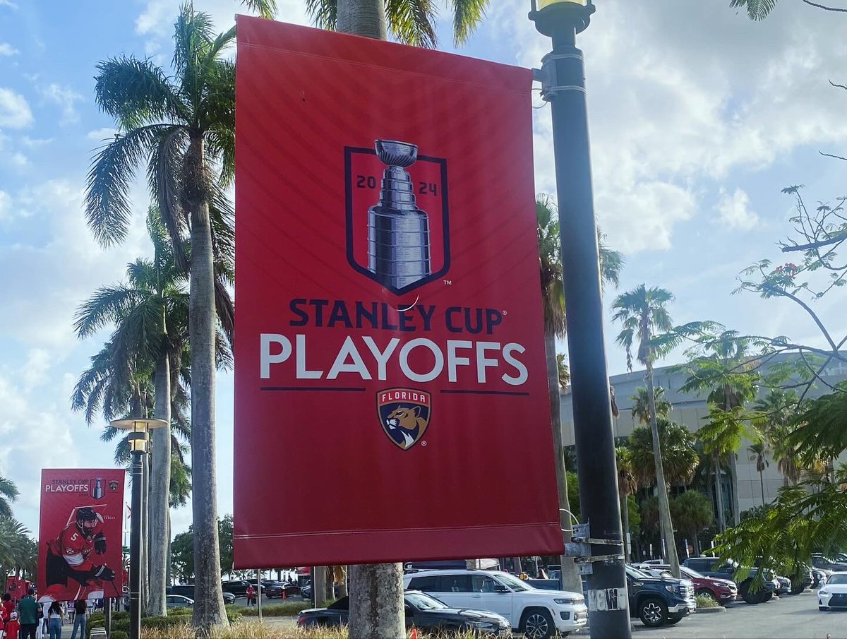 LifeTraveled's tweet photo. Well my first ever NHL playoff game was amazing!  Panthers won and I caught the t-shirt toss (right in my face).  #FloridaPanthers #NHLplayoffs 
#StanleyCupPlayoffs https://t.co/NPs4ZHB9ZZ