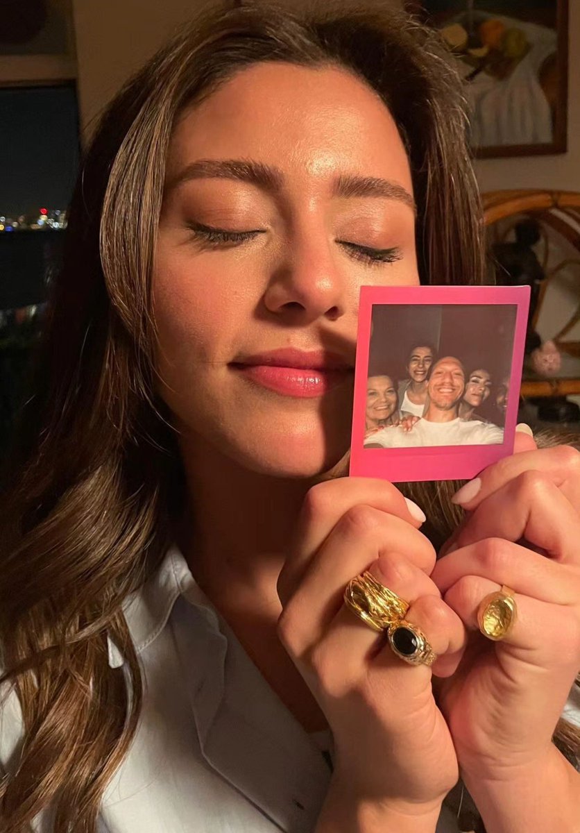 Çok seviyorum 🤍 #SılaTürkoğlu