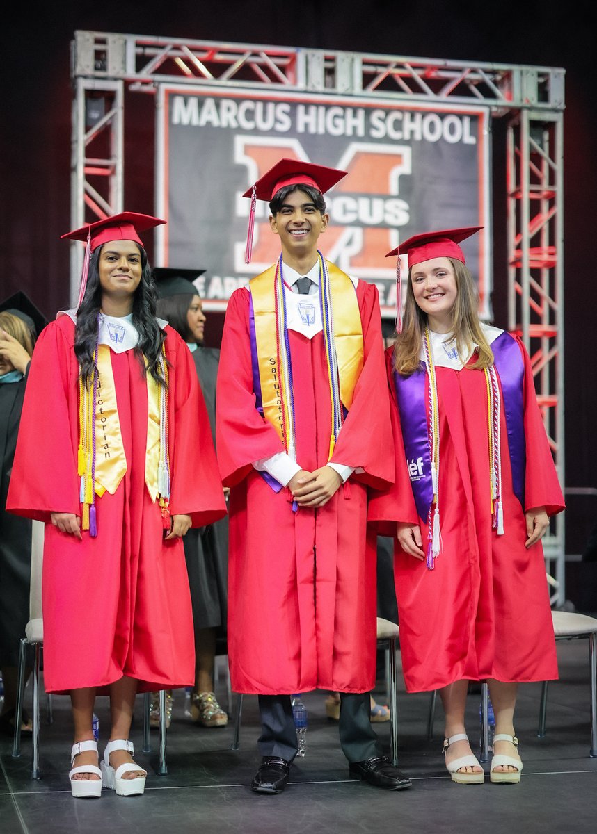 LewisvilleISD's tweet photo. πΆππππππ‘π’πππ‘ππππ to the @Marcus_HS ππ₯ππ¬π¬ π¨π ππππ! ππ
#LISDgrads #ONElisd #LISDgrad https://t.co/0aAU3EpJMB