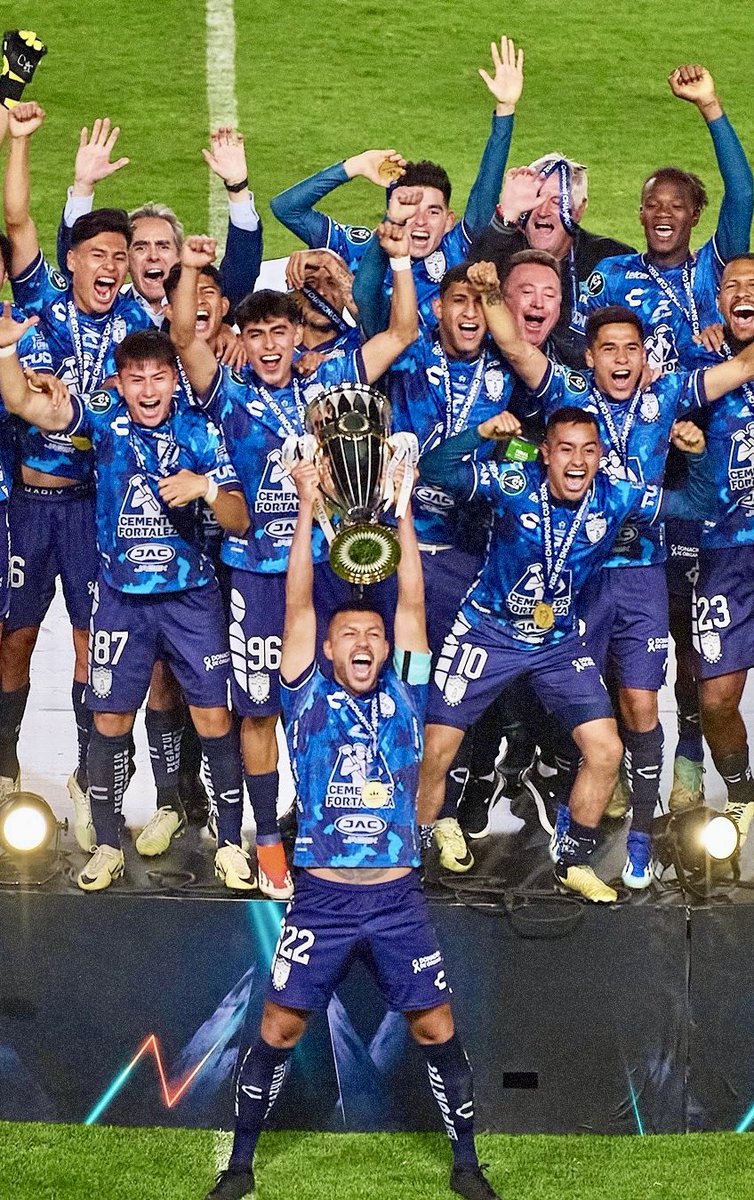 carlos_armenta_'s tweet image. 🔄 o 💙 si estás orgulloso de los @Tuzos 

#TuzoCampeones de @TheChampions 
⭐️⭐️⭐️⭐️⭐️⭐️