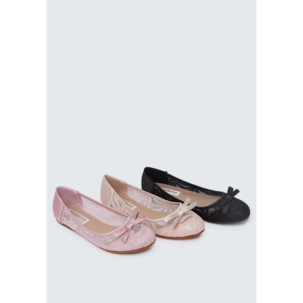Nfazshop's tweet photo. Tak salah kan kalau kite beli kasut yang sedikit mahal tapi selesa digunakan😍

Kasut brand ballerine sesuai untuk korang yang suka kan tapak rendah.

Design satin &amp; lace memang nampak mewah dan cantik. Sekali pandang je dah jatuh cinta.

https://t.co/ForQIKsr09 https://t.co/klRftf14gH