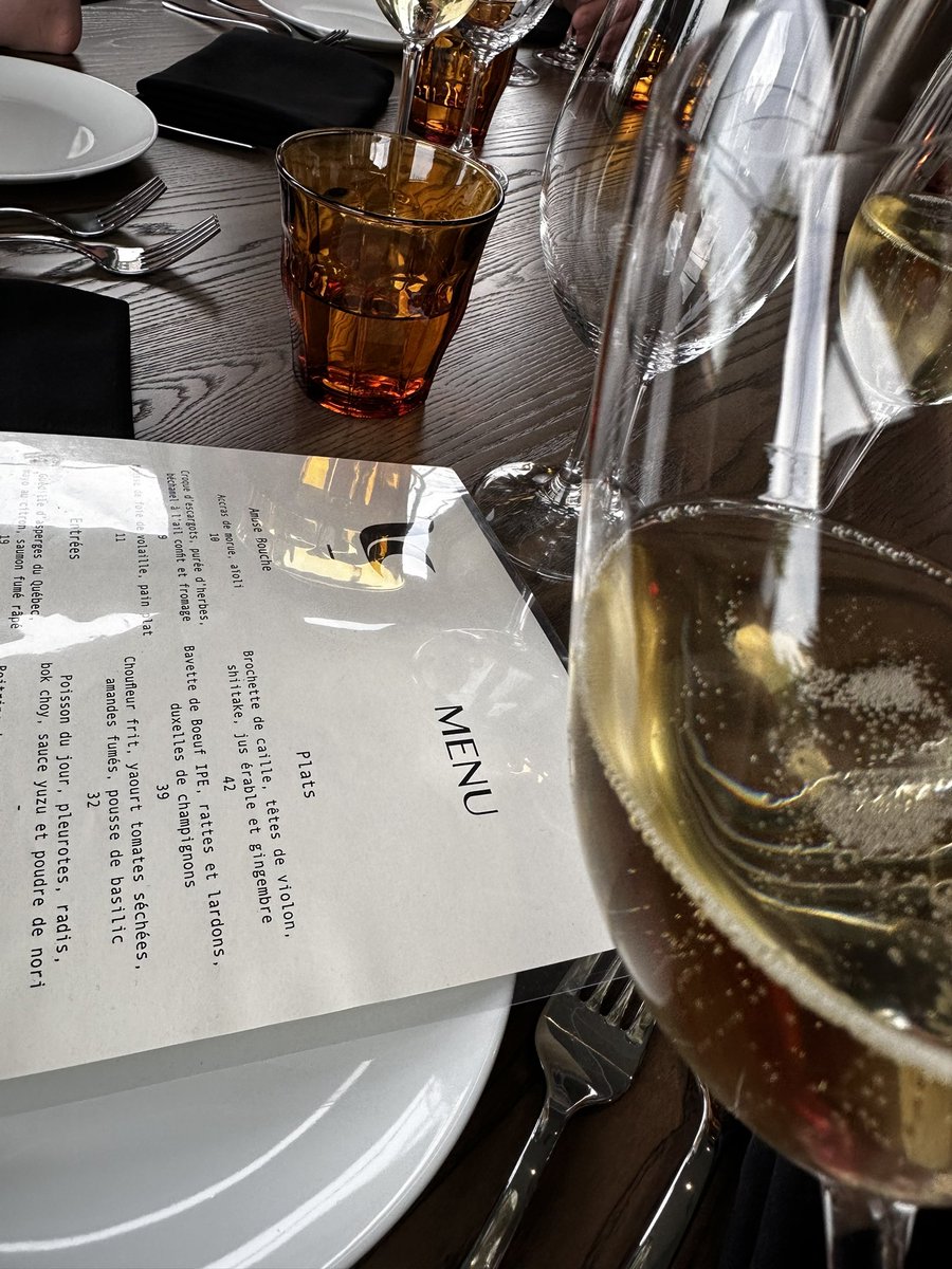 Belle bouffe au nouveau resto Loiseau d’à Coté à Saint-Sauveur de mes amis! Ouvert cette semaine, je vous le recommande chaudement!