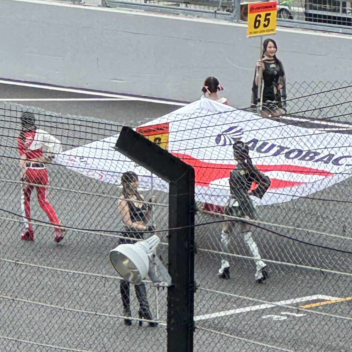 VermoChan's tweet photo. SuperGT、もうすぐ決勝🏎️ https://t.co/mV3XroUJ8h