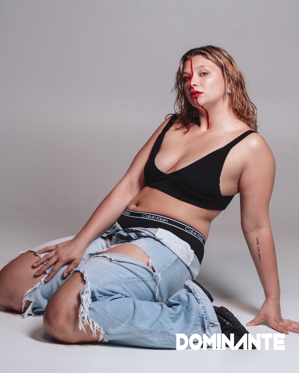 dominantemag's tweet photo. «Embrace your own kind of beautiful» is part of DOMINANTE Capturing Emotions Vol 04. 
.
Here is the link: https://t.co/ThZCwugAUx
.⁠
Photographer: @sidkothadiyaphotog
Creative Director: @jess__jk
Via @officialkavyar https://t.co/5ySLqdWm0d