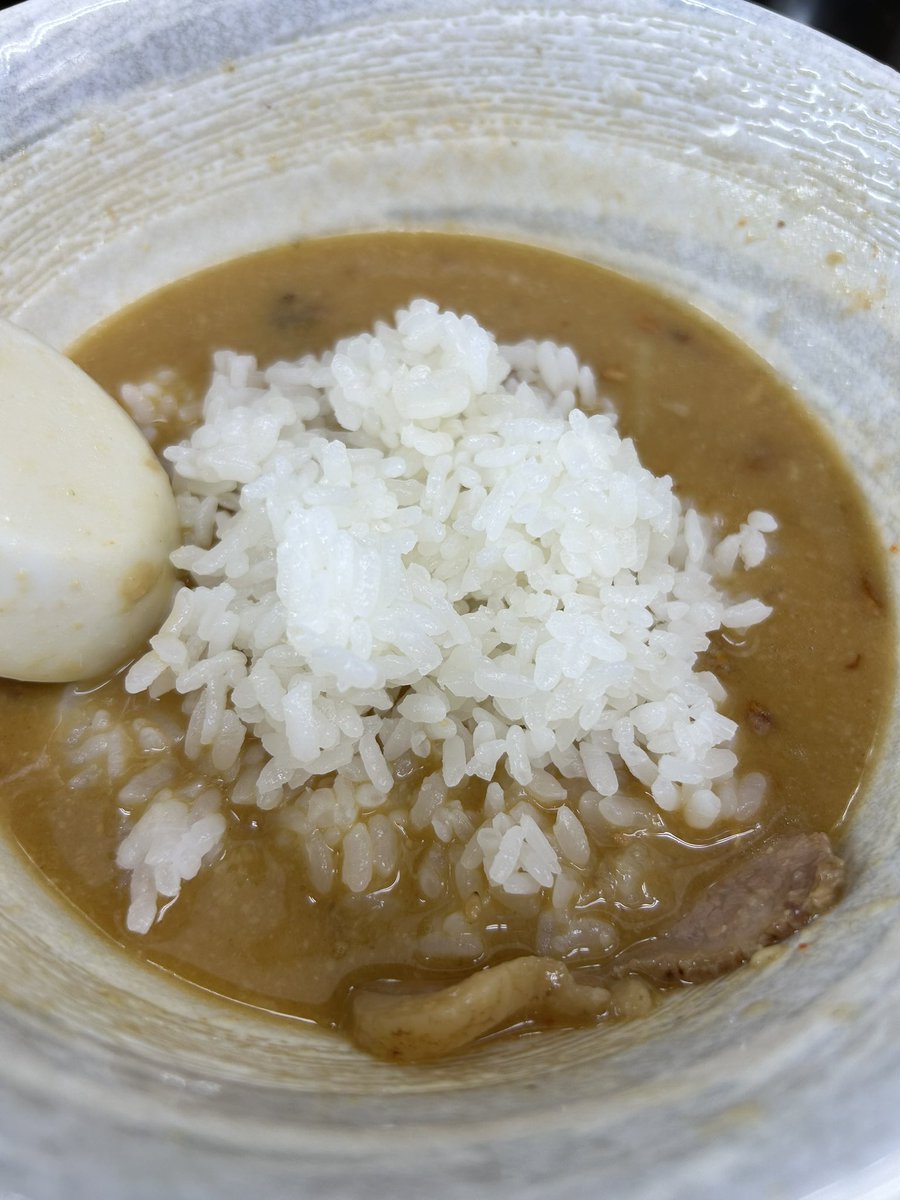 hide19640518's tweet photo. @menya_yoshisuke 

今日のランチは、行徳駅前の麺屋よしすけ🍜さんの本日の限定『米との相性抜群な味噌ラーメンド濃厚ver.』
この季節の味噌味🍜最高😆モチロンごはん🍚も頼みました👍 https://t.co/KGJNYo4SNO