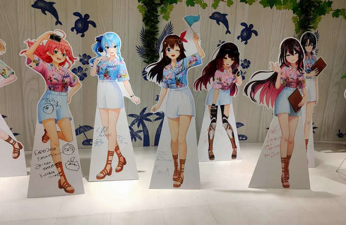 行ってきた!てっきり制服見れるだけかと思ったらEXPOのPOPも見れたのね かわいい〜 #ホロライブEXPO2024_後夜祭