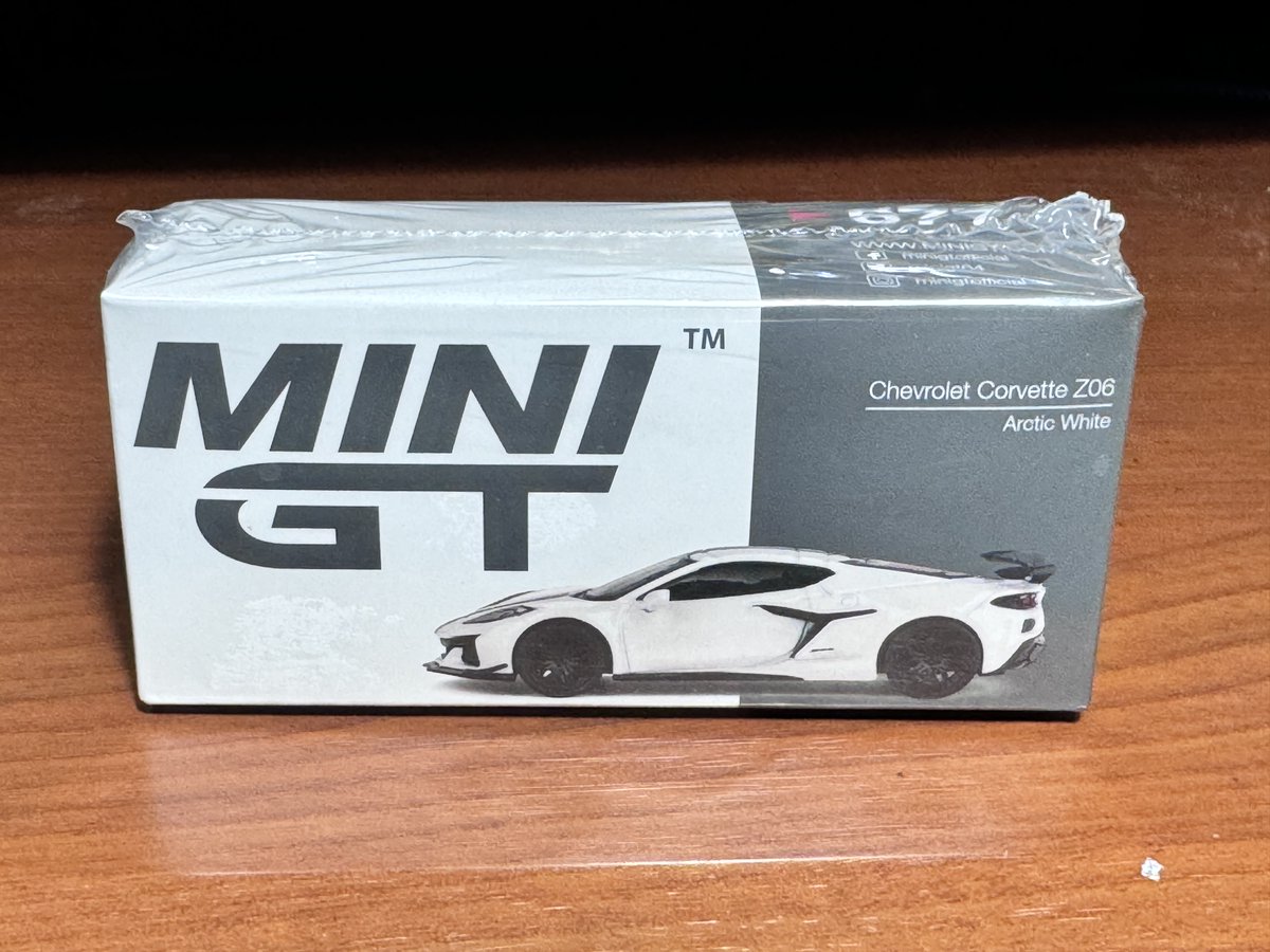 jakomaru's tweet photo. 一昨日届いてた今日の #ミニカー 

#MINIGT #TSMmodels 
Chevrolet Corvette Z06 Arctic White https://t.co/01LMU8t9r0