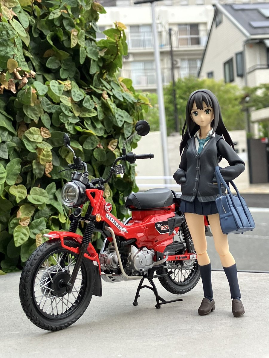 Pacoco14Pacoco's tweet photo. フジミのCT125 ハンターカブ完成したので渋谷凛ちゃんと撮影。
ボディ色以外塗装しました。
#ハンターカブ
#CT125
#渋谷凛 https://t.co/q6iSPvOF1t