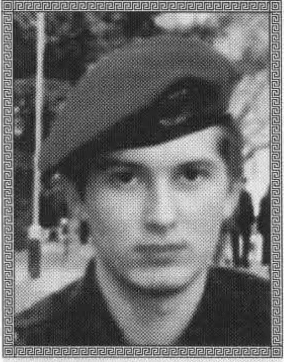 Данас се сећамо војника Ненада Барбуловића из Неготина, припадника 211. оклопне бригаде ВЈ. Погинуо је 2. априла 1999. године када је возило у којем се налазио наишло на противтенковску мину у рејону села Главник код Подујева. Имао је 20 година. Српски Херој! Слава му! 🫡🇷🇸