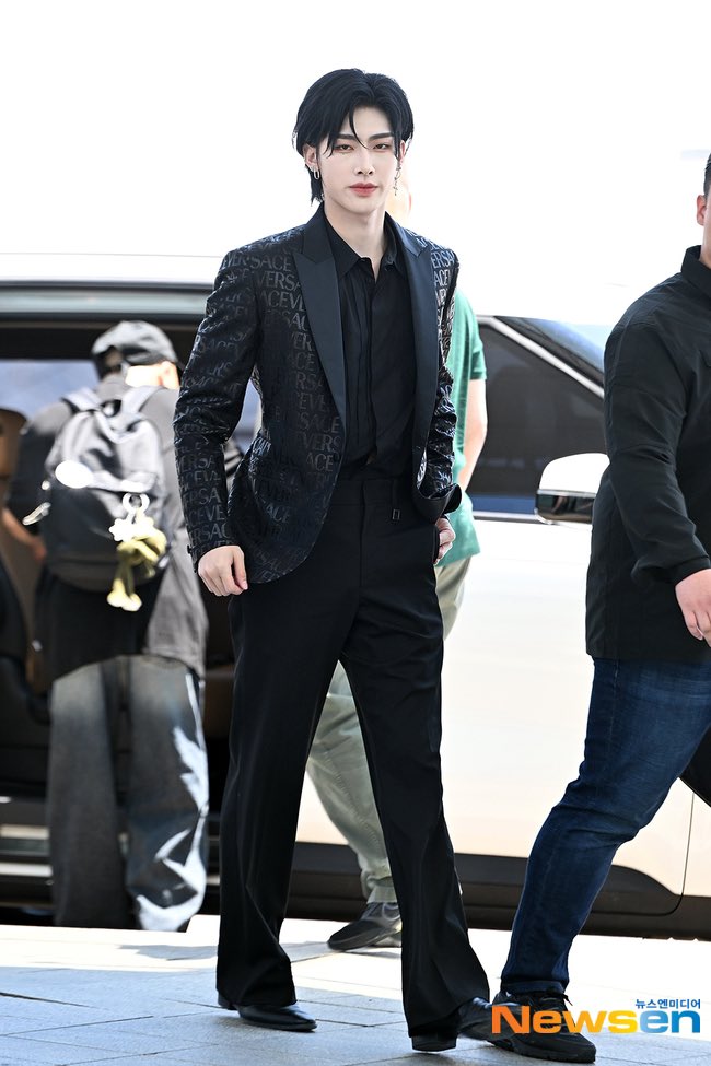 📝] 240602 — NAVER記事 ZEROBASEONE リッキー「貴公子スタイル