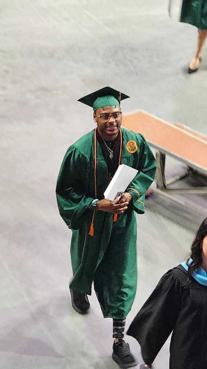 Never take for granted the ppl that's been good to my son and has helped him along his journey. <a href="/859ravensfb/">LEXINGTON RAVENS</a> <a href="/hayesfball/">E.J. Hayes Football</a> <a href="/FDHSacademies/">Academies of FDHS</a> <a href="/FDouglassFB/">Douglass Football</a> <a href="/NUFBFamily/">Northwestern Football</a> and anybody we missed. Thank you! <a href="/HicksTerrion/">TERRION HICKS™️</a>...Keep Going!