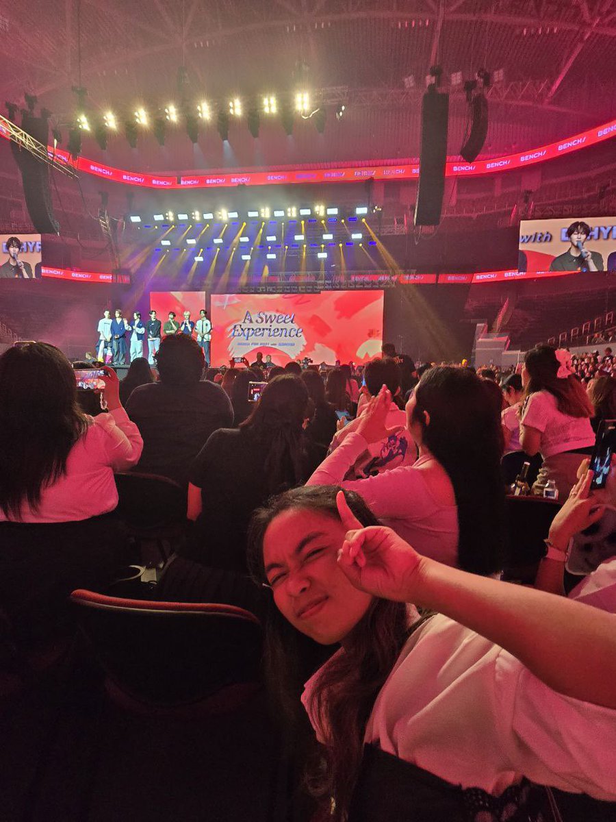 lorsdiaz_'s tweet photo. meet up with my seven life savers! π§‘
#enhypen #benchfanmeet #asweetexperience https://t.co/BIY3NvHZ7p
