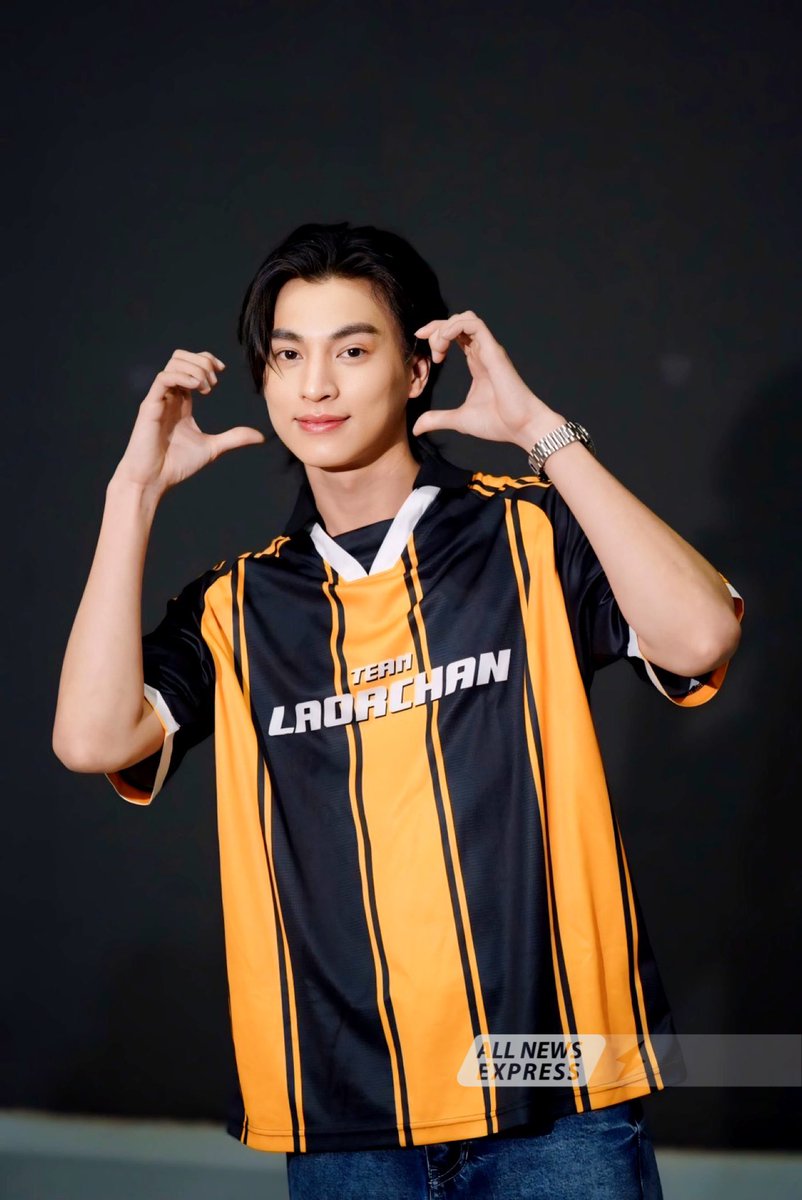 ALLNewsEXPRESS1's tweet photo. ไหนใครมาเชียร์ทีมนี้  "กลัฟ คณาวุฒิ" เตรียมพร้อมลงสนาม งาน "ดวงใจเทวพรหม SportsDay รู้แพ้ รู้ชนะ รู้ใจคุณ"  (ต่อ)

#ดวงใจเทวพรหมSportsDay
#ทีมละออจันทร์
#gulfkanawut #กลัฟคณาวุฒิ 
#yeenasalas #จีน่าซาลาส 
#smithpaswitch #สมิธภาสวิชญ์ #denisejelilcha #เดนิสเจลีลชา https://t.co/alueytCUkt