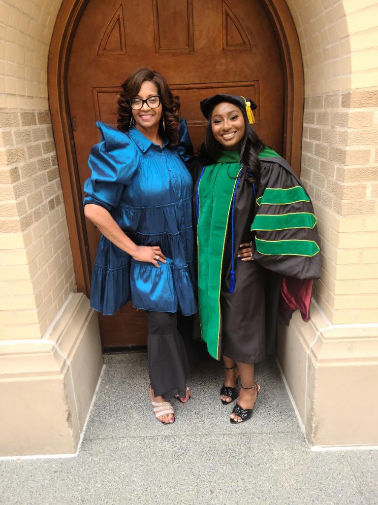 killakellem's tweet photo. My mom would tell me every morning before I got out the car to go to school, “Never settle for less, do your best, and let God do the rest” Let’s just say I didn’t let those words go in one ear and out the other. M. Keller, MD https://t.co/ji8mZB5AXt