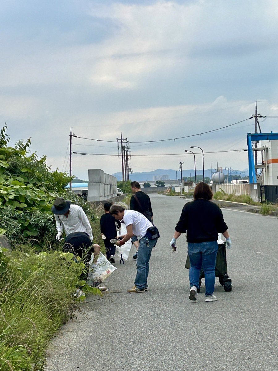 皆様あけましておめでとうございます✨(笑)
今年初です🙌
ちょうど半年経った今日
ホームでの清掃活動を
久しぶりに出来まして
嬉しいかぎりです👍
ゴミは持ち帰りましょう🫡
子供達も拾ってます🥹
大人がその見本になりましょう👍
それを次世代へ引き継いで
残していきましょう
みんなの場所を🌟