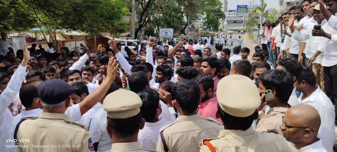 Pavanbrs6's tweet photo. 100+ ఓట్లతో బీఆర్‌ఎస్‌ ఎమ్మెల్సీ అభ్యర్థి నవీన్‌రెడ్డి గెలుస్తదని అప్పుడే చెప్పాను 💯🩷

I would like to appreciate our BRS Leaders especially #Challa, #Bandla, #Marri 🔥🙌 for their unlimited support &amp; wonderful tactics in crucial moments ✅🩷

విజయం.. ఆవిర్భావం నుంచి ప్రారంభం https://t.co/X7vuoqZWUf