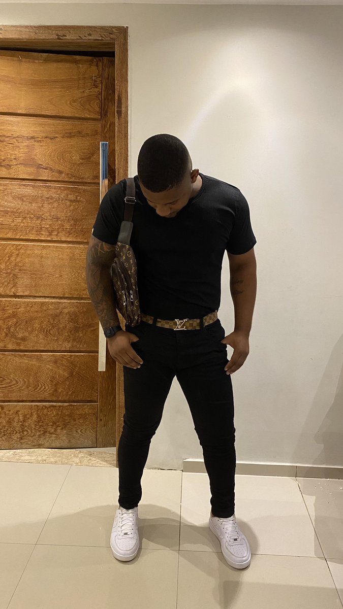 _Telles7's tweet photo. Preto de preto 🖤🖤🖤🖤 https://t.co/4VG7okimgj