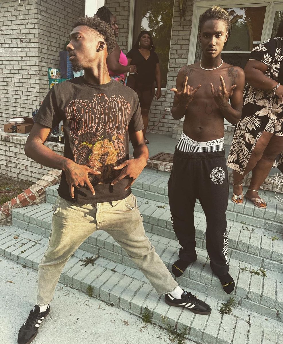 OsamaSonArchive's tweet image. #creek