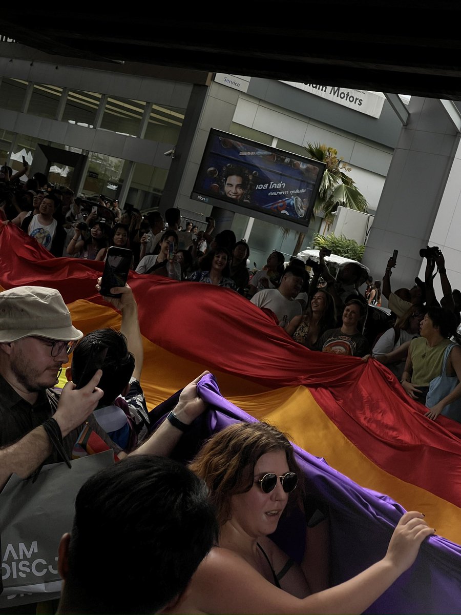 RostiFeo's tweet photo. Pride month has begun 🤞
#BangkokPride2024 https://t.co/Hd2bS36IHd