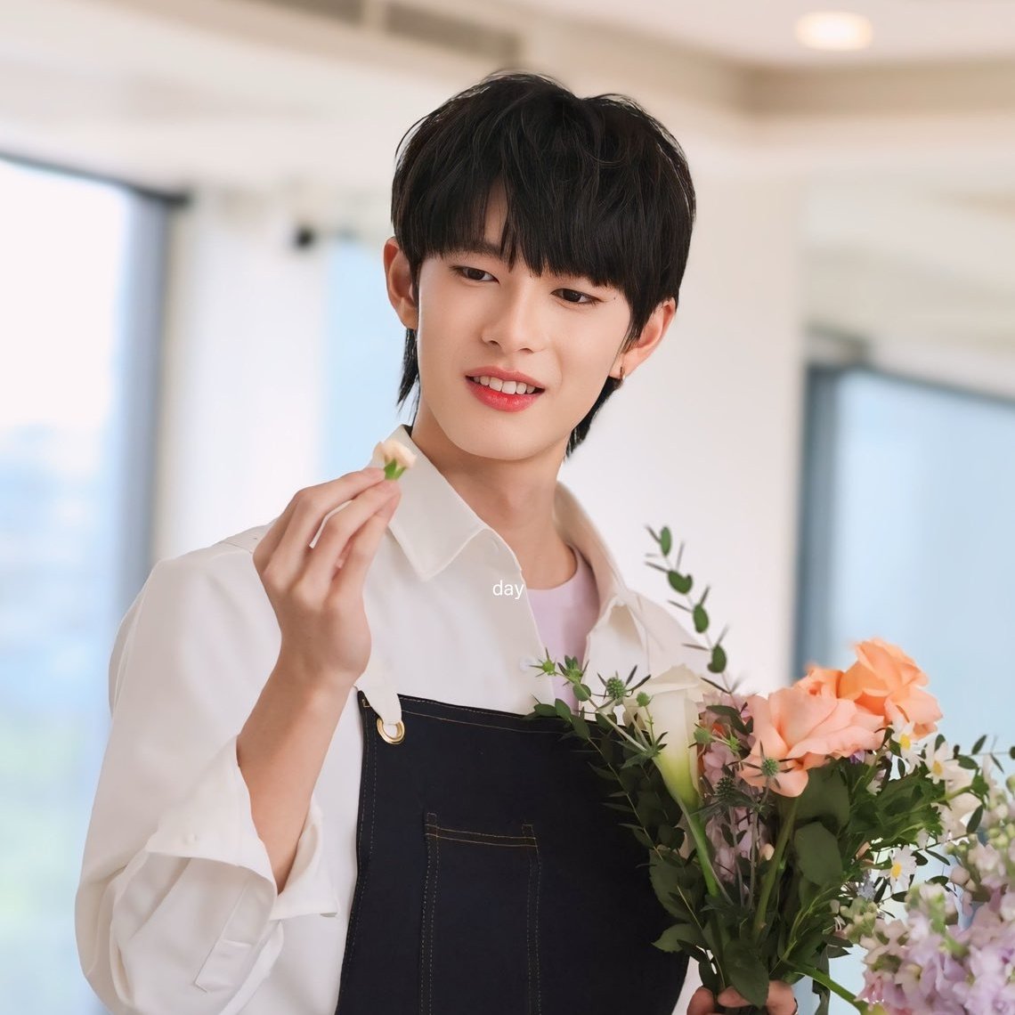 mimaine24's tweet photo. List:
1. My first event support Pooh #ppoohkt was MAMI CAFE X POOPAVEL #MAMIXPOOHPAVEL_FLOWERBOY
01.06.2024 https://t.co/gZ52naIt6y