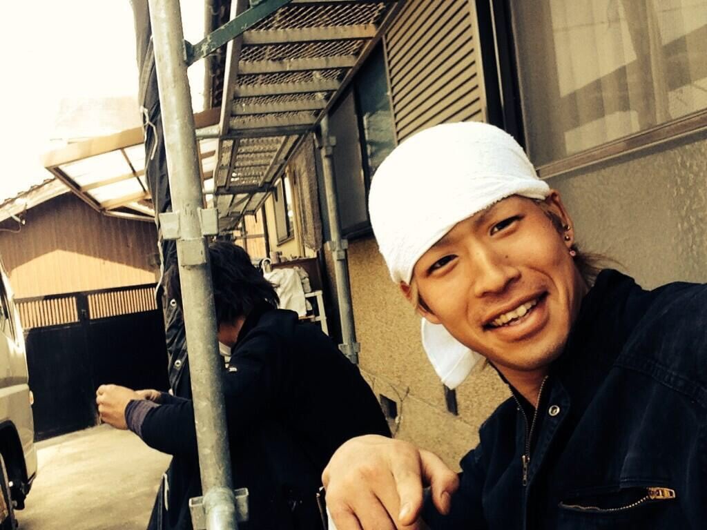 １９歳まで現場職してた。

５年前まで社長じゃなかった。

人の５年後なんて予想出来ない。
１０年後なんてもっとわからない。

いい決断、いい環境、高いレベルでの努力の継続。
人生５年で変わる。
人生変えるなら５年頑張れ。
もっと変えるなら１０年頑張れ。