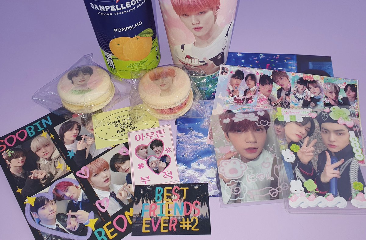 Haeseol_'s tweet photo. 🍀 폴링디저트!♡

내부가 너무너무 이뽀고 단짝쥬가 귀여워요 💕
특전도 너모너모 귀엽구 이뻣고.. 럭드는 아쉽게 엽서만 잔뜩 뽑앗지만 너무 이뽀서 만족스러웟어요 ♡..

@BF_ever_ ♡ https://t.co/MlFh2jeNMJ