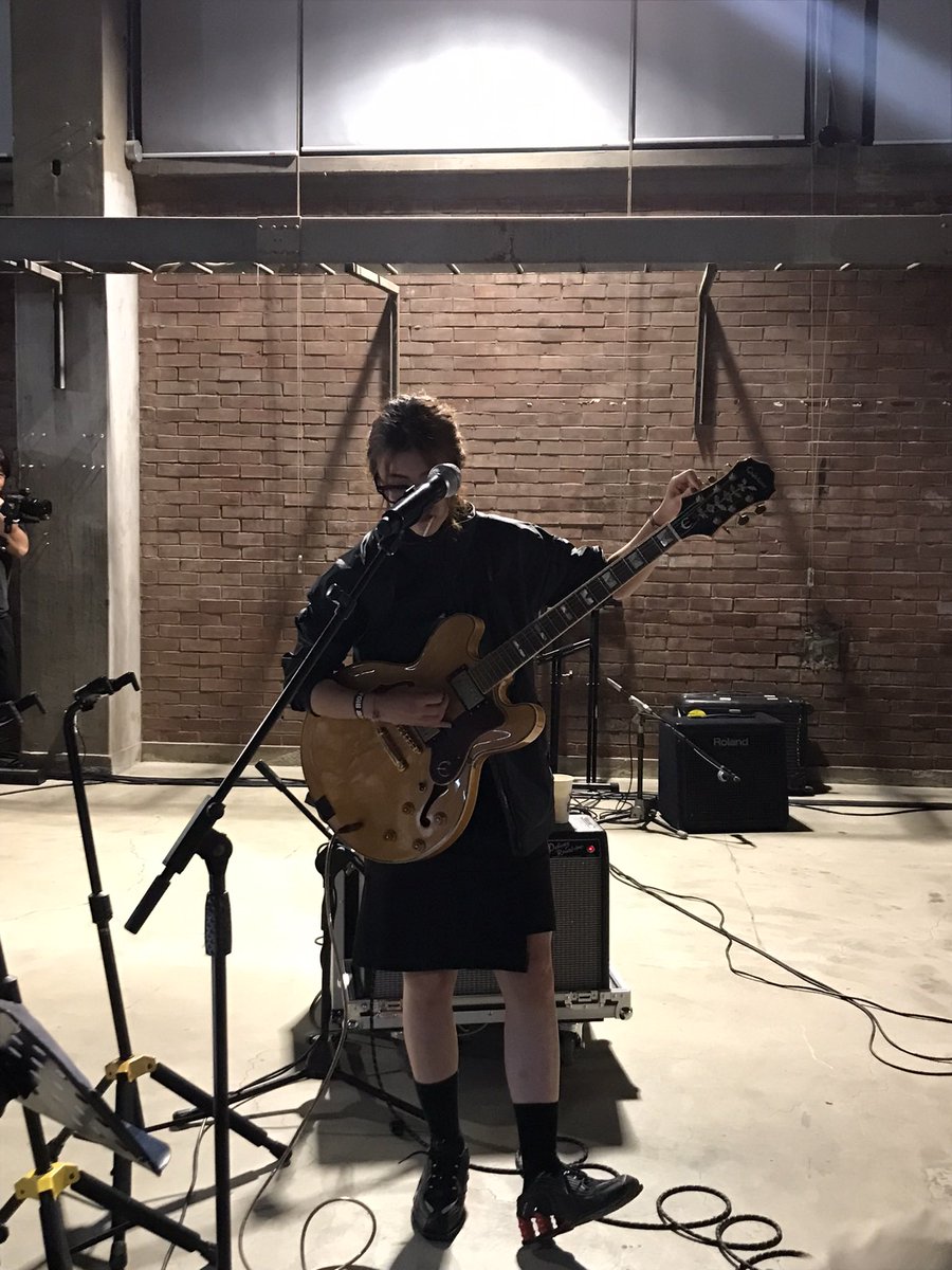 Hh72166846's tweet photo. 공연준비둥 https://t.co/Jqlw8ACO7X