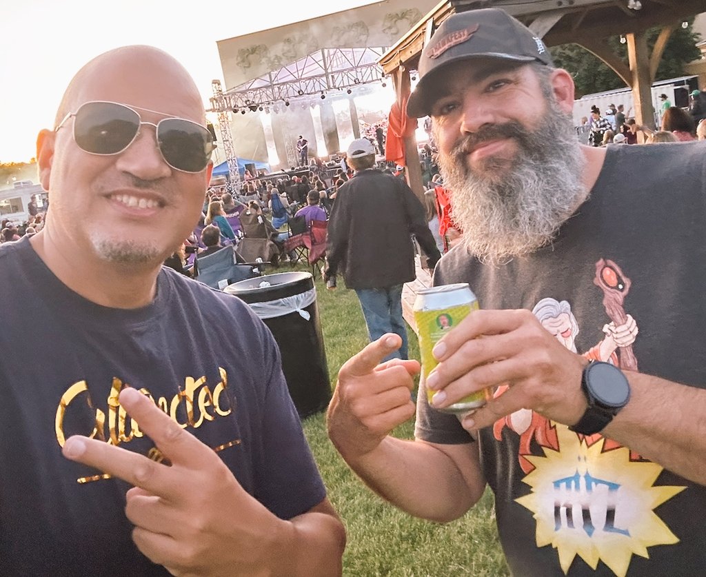 DannyRayDfromTC's tweet image. Always awesome to hang out with @cultivated_cbd ✌️🌿🤘
#HawkFest #GetCultivated #Afterglow 🍋