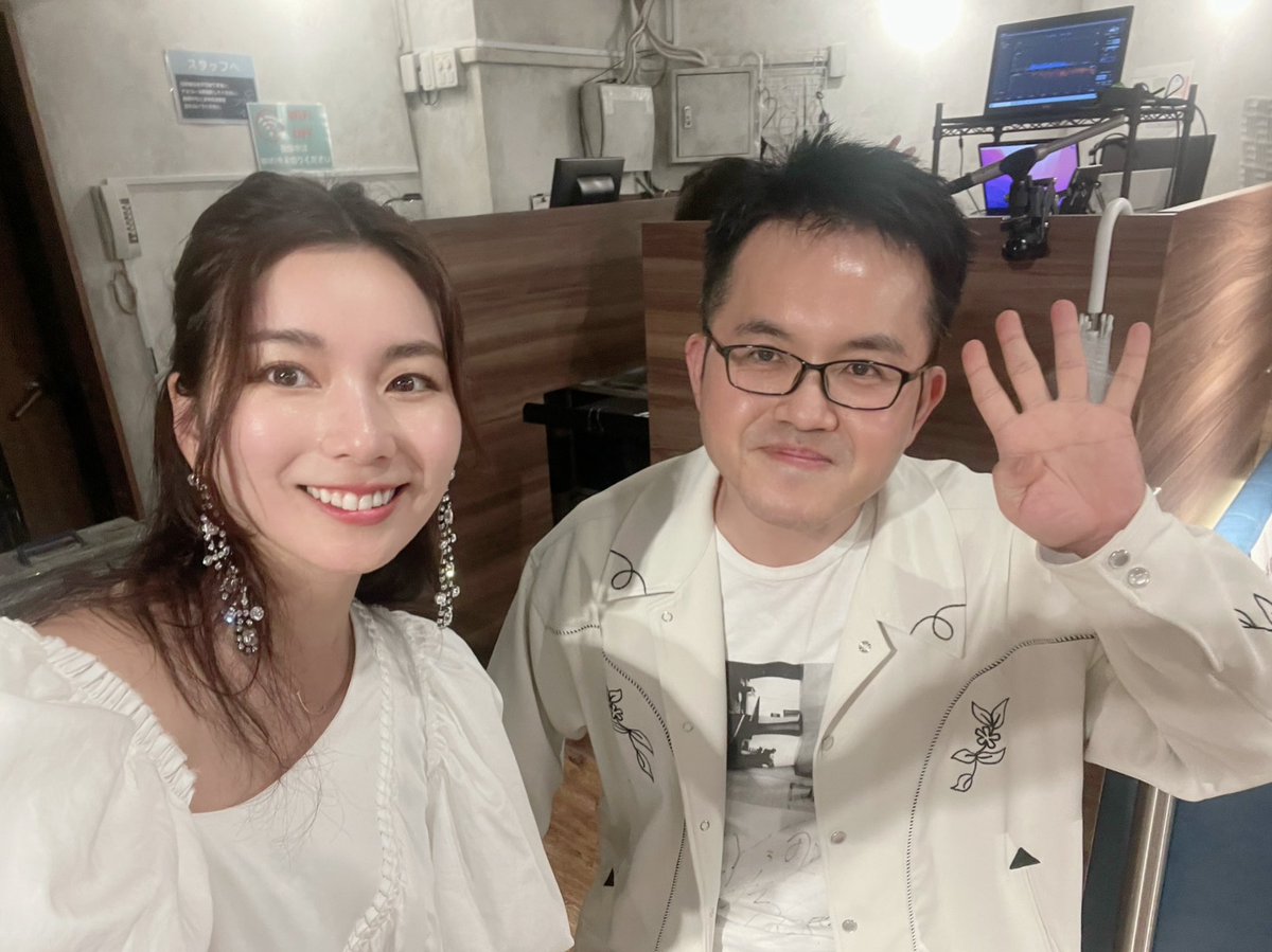 4nb_ex_d's tweet photo. フェーズが変わっても気品と奔放さは相変わらずで、村上瑠美奈は村上瑠美奈だなという答え合わせの時間だったのかな？親戚の様な心持ちでWedding Storyの歌い納めに立ち会いました…北川さんの海外移住決定で一区切りつきそうな #RWHC だけど次何してくれるか楽しみですよ。 https://t.co/9Ug4e2alfB