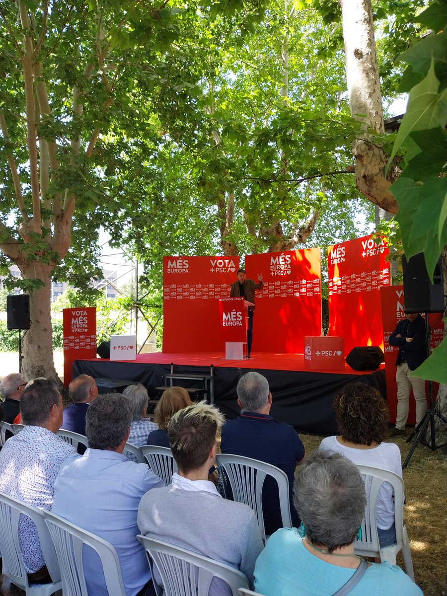 psccomlleida's tweet photo. 🗣️ @javilopezEU: L'aliança del PP i l'ultradreta a Europa intoxicaria el projecte de drets i llibertats de 70 anys i posaria en risc els avenços en solucions: de més feminisme, de pacte verd, de més drets socials i de capacitat per fer front a la crisi energètica #MésEuropa https://t.co/jGUvL5qpH2