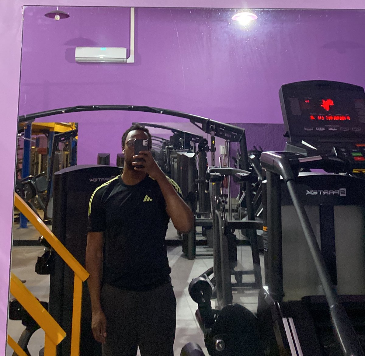 Gm
Back to the gym ☝🏾