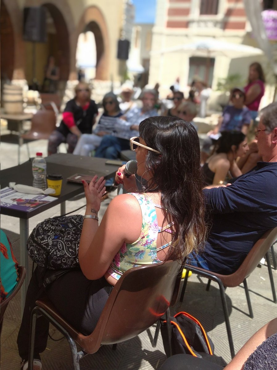 Xerrada - debat sobre quins canvis faríem a la fira dels indians i al centre d'interpretació perquè s'expliqui també el colonialisme i l'esclavitud que va representar la presència catalana a Cuba.