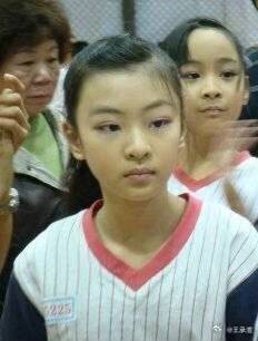 SharonWang_Fans's tweet photo. 20240601 | [Weibo Super Topic] #王承渲 (1/3)

[แปลแคปชั่น]

😈 : วันนี้เป็นวันแรกของเดือนมิถุนายน
พวกคุณตอนเด็กๆ เป็นอย่างไรกันบ้างคะ?
ภาพเหล่านี้พวกคุณเคยเห็นมาก่อนหรือเปล่า?
ขอให��มีความสุขในวันหยุดสุดสัปดาห์นะคะ

🔗https://t.co/E0rT7F9nuJ

#SharonWang #WangChengxuan https://t.co/QRRsjCKjWg