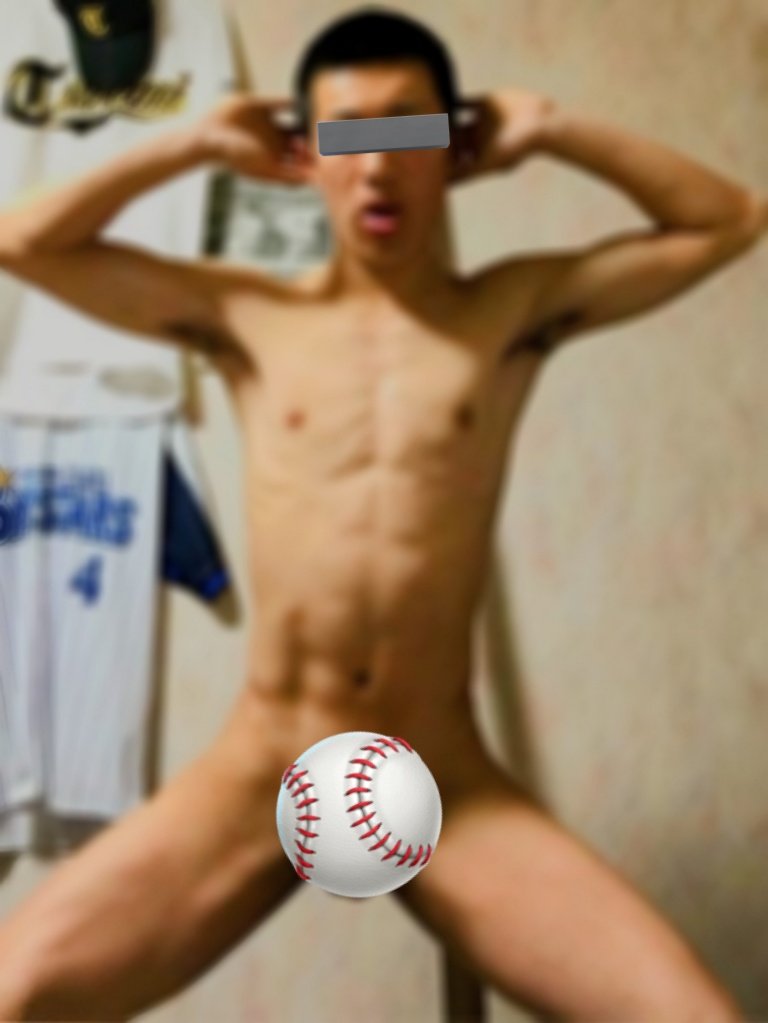 lnFeJyoMYj39068's tweet photo. 今年が年男の23歳の野球部⚾️
命令に従ってがに股ポーズでフル勃起中

いいねとRT合わせて100超えたら時限でスタ無し載せます！ https://t.co/LhJummFIxP