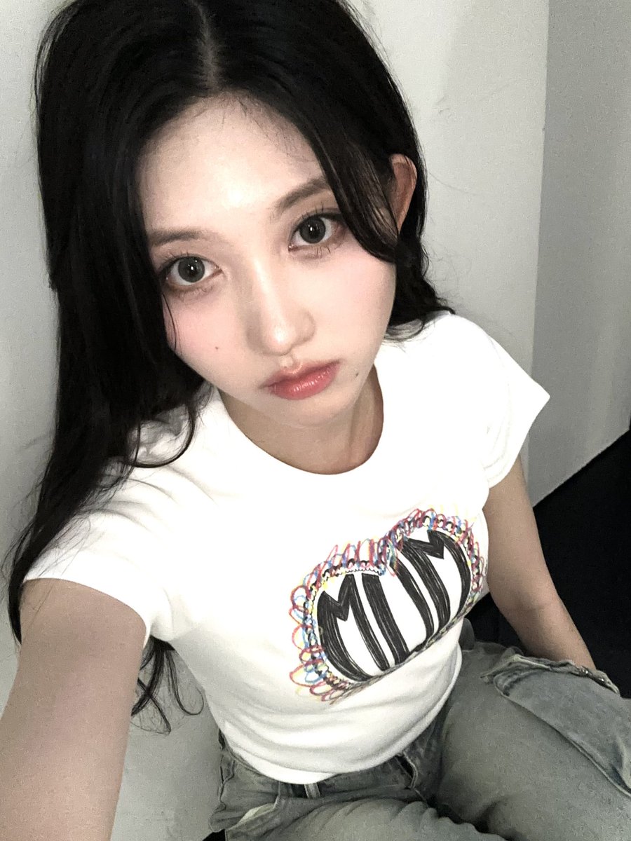 IVE_twt's tweet photo. 보고 싶을 거야 다이브💓

#IVE #아이브 #GAEUL #가을 https://t.co/YqkFqT6SPx