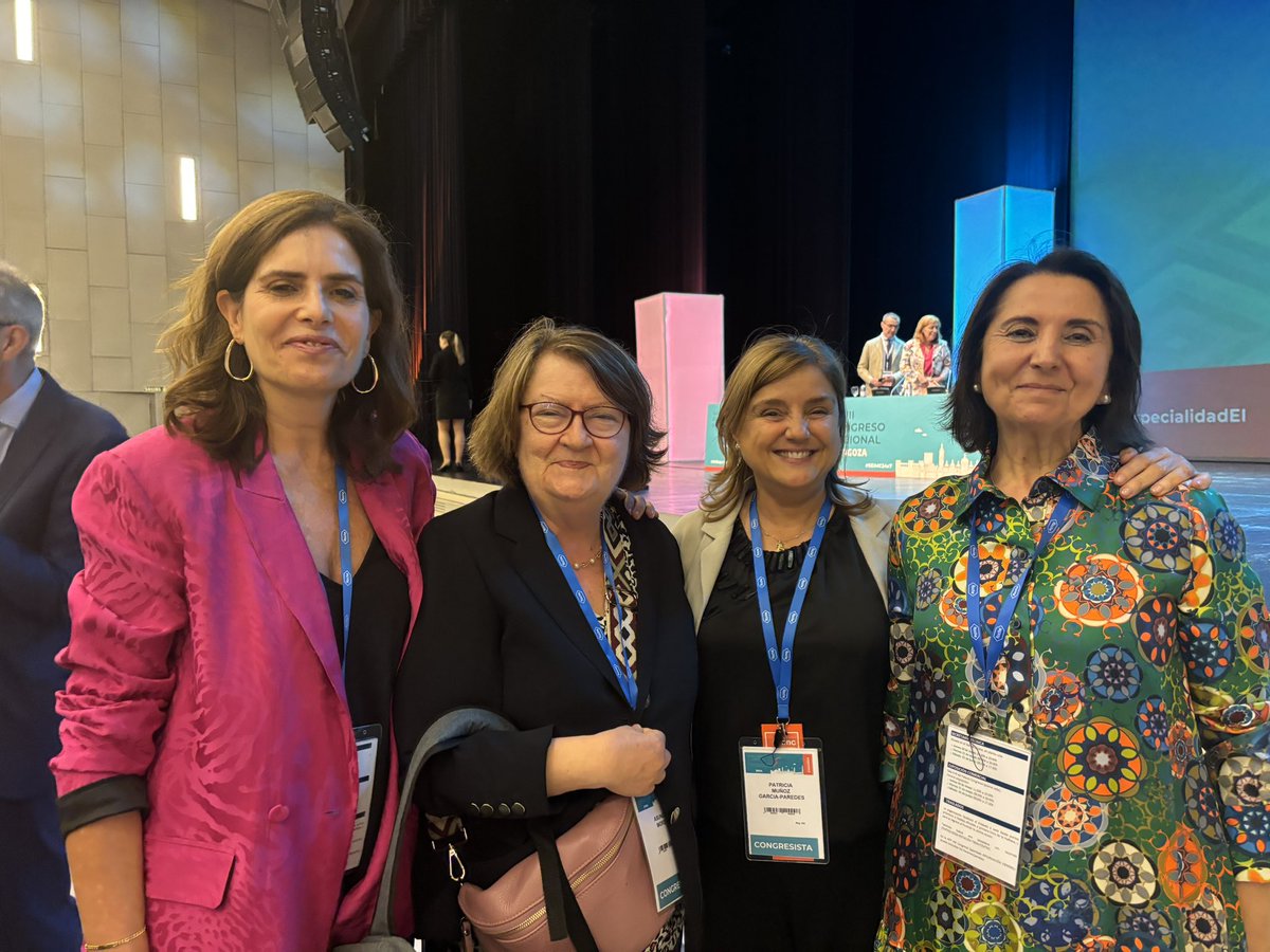 pacmunozg_munoz's tweet photo. Mujeres en la SEIMC. Somos muchas desde que todo comenzó. Felicidades carmen te lo mereces y nos representas!! Aquí con Asun Moreno, Elisa, Cordero y la premiada Carmen Fariñas. EnhorabuenaAmiga!!! https://t.co/LsQGq1NJgx