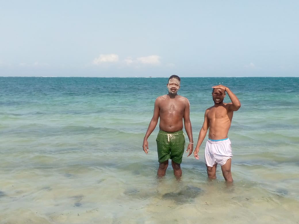 mrabai9's tweet photo. Here we are @mombasabeach after taking shawarma🤤 @MombasaBeachHot #intaract with blue nature💙 the beauty of coast
#HalaMadrid
#naturephoto
@MorrisMuthini1
@mosesabril
@EstherJoyrell
@JUSTINEMAGANG10
@Ms_Uvie
And #others welcome home🤗 https://t.co/ra1QiYGjBP