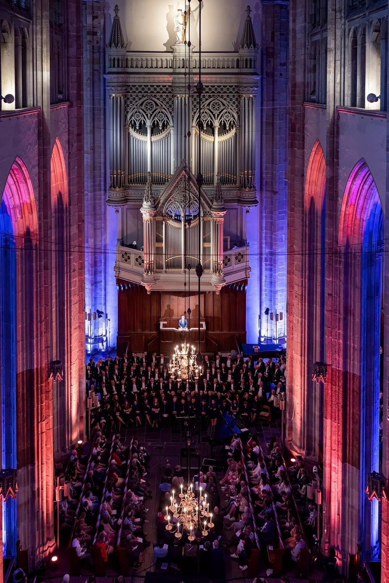 SimonVisser100's tweet photo. Afgelopen vrijdag mocht ik spreken op een prachtige locatie; de Domkerk in Utrecht. Namens @opendoorsnl sprak ik op het slotconcert van de @SGPnieuws rondom de Europese verkiezingen.

#delen #spreken #vervolgdekerk #utrecht #verkiezingen #europa #dankbaar #kerk https://t.co/PSK90uyHwh