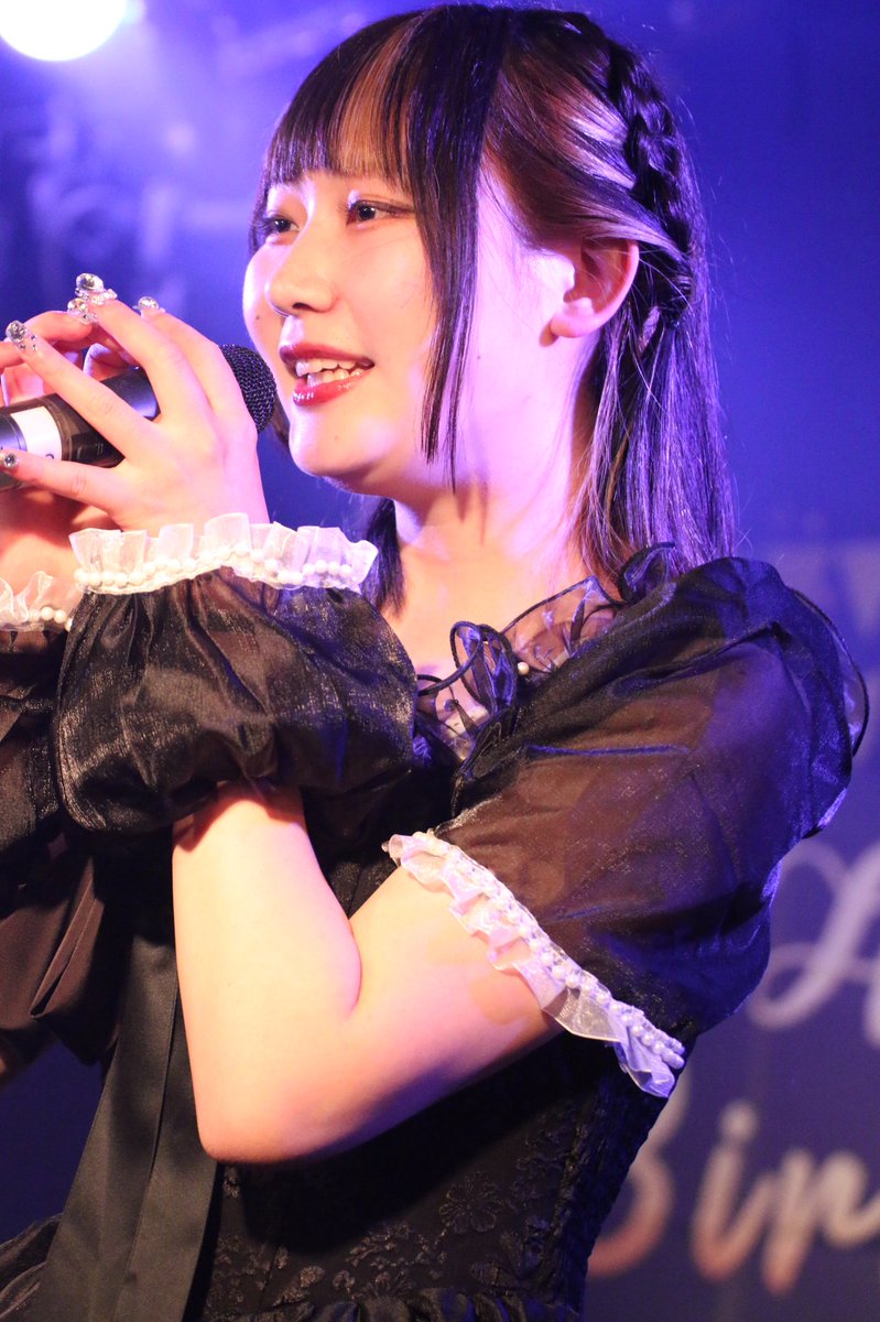 akihiro3776's tweet photo. 6/2ミユバースデーライブにて、Seazon2のミユさん。(その1)
とても綺麗でした。お誕生日おめでとうございます。
#ミユバースデーライブ
#Seazon2
#ミユ #ミユてや https://t.co/ovPLucytKu