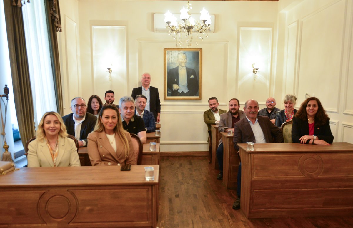 Ankara Kent Konseyi Başkanı Halil İbrahim Yılmaz, yürütme kurulu üyeleri, çalışma grupları ve meclis sözcülerinden oluşan bir heyet Kalecik Belediye Başkanı Satılmış Karakoç’a tebrik ziyareti gerçekleştirdi.