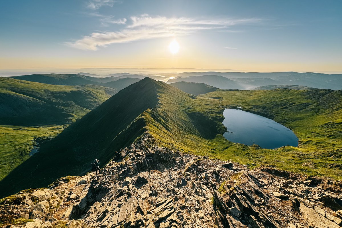 jamesianvincent's tweet photo. Why does sunrise have to be so bloody early😭
#lakedistrict #dawnraid #mtb #helvellyn https://t.co/xUWku1zUMG