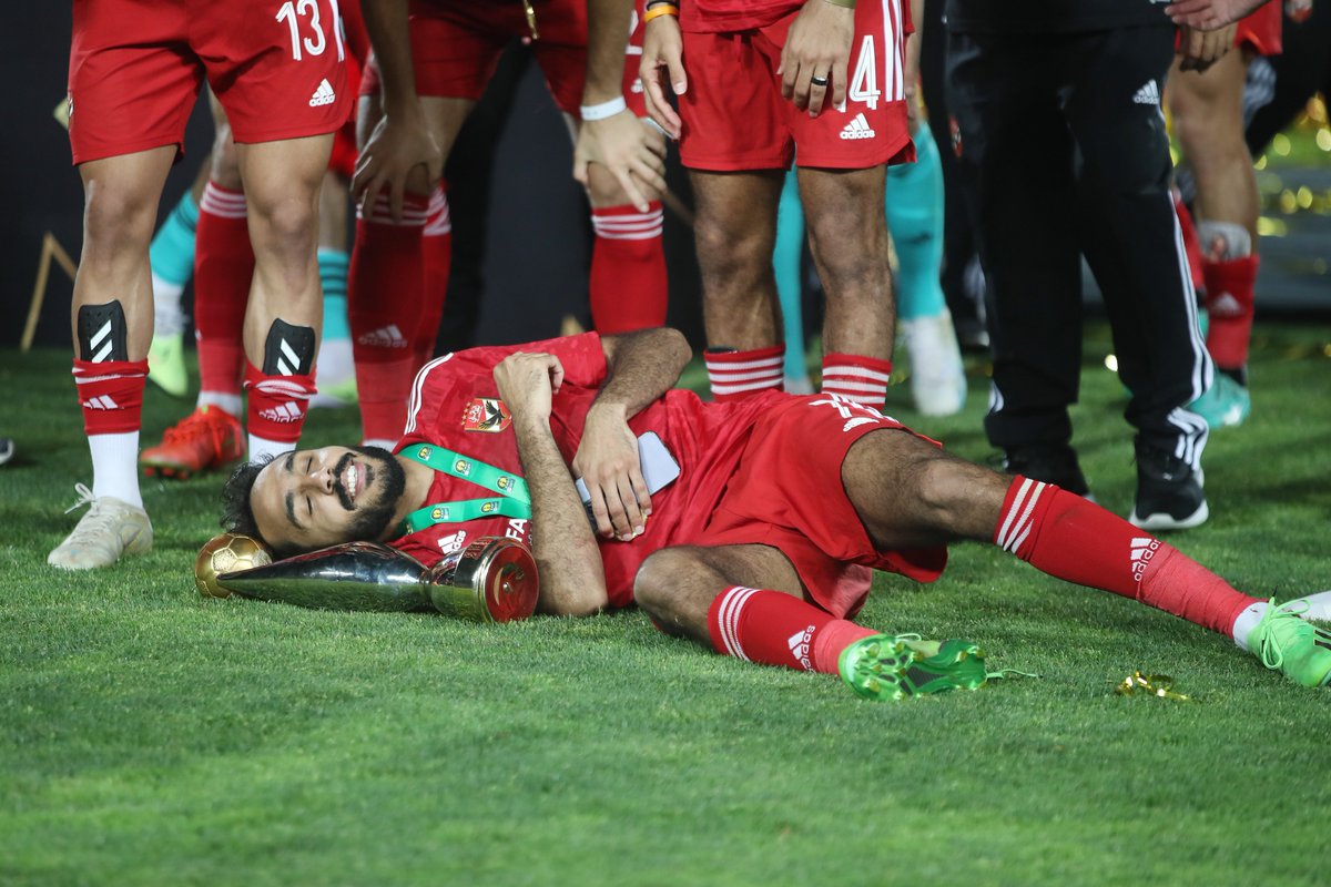 CAFCLCC_ar's tweet photo. لا جديد يُذكر 😴

محمود كهربا ونفس الاحتفال 🏆

#TotalEnergiesCAFCL https://t.co/WbgmqklOqD