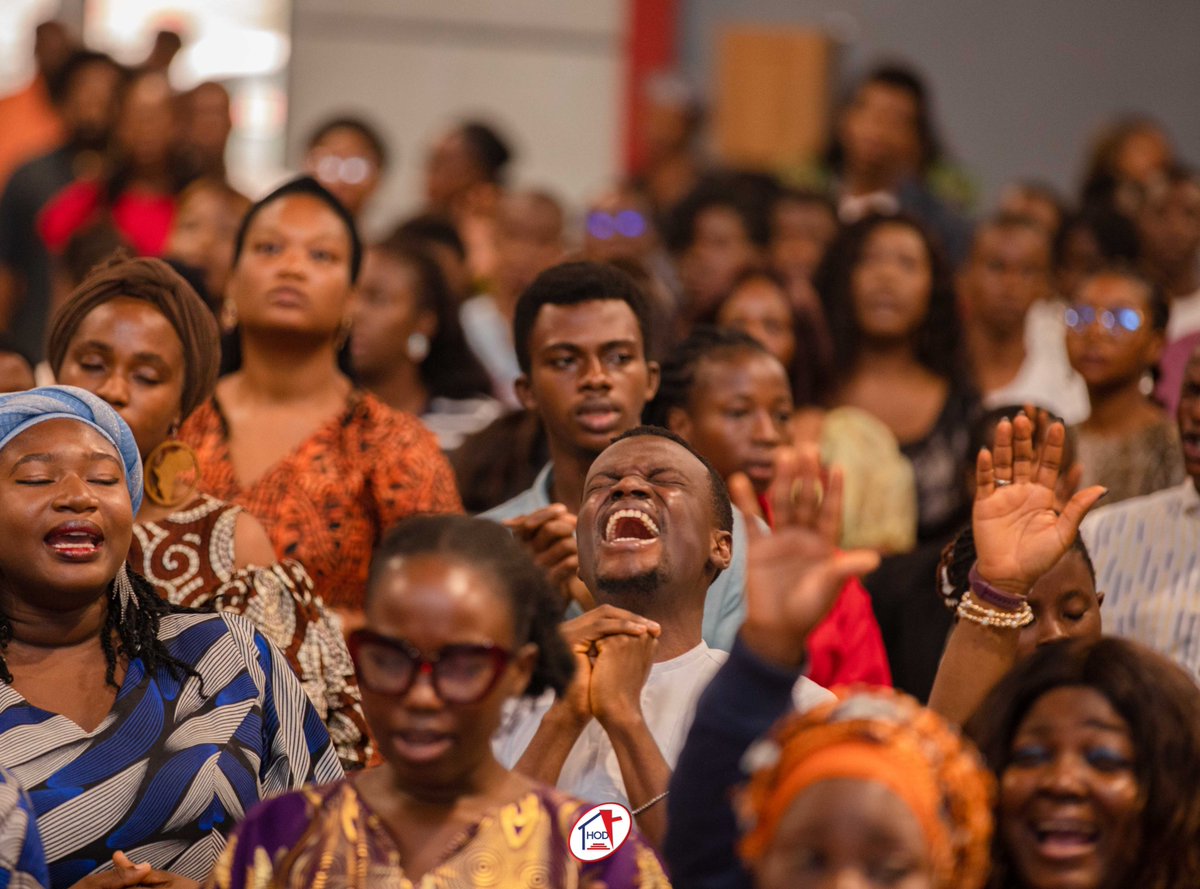 HODChurchNG's tweet image. We lift our hands to worship the one true God, the Holy One, the possessor of the heavens and earth.

#HouseholdOfDavid #SureMercies #SundayServices