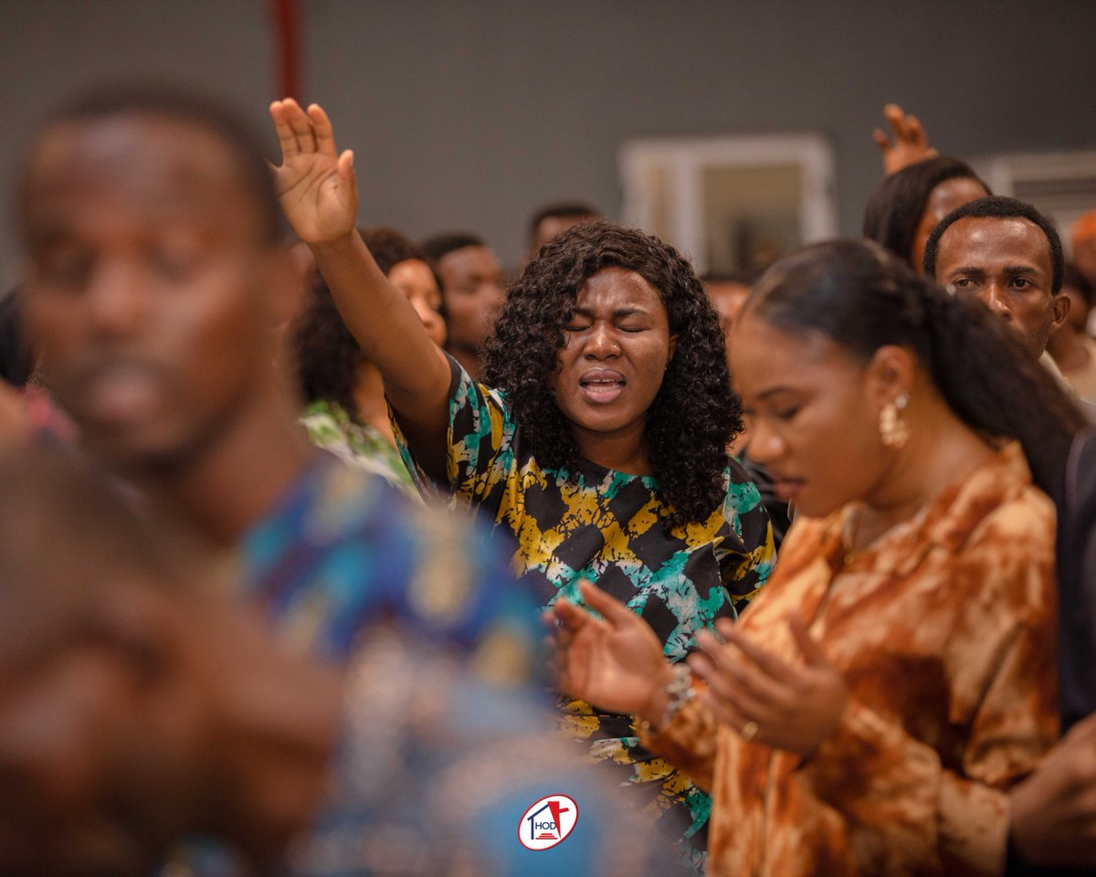HODChurchNG's tweet image. We lift our hands to worship the one true God, the Holy One, the possessor of the heavens and earth.

#HouseholdOfDavid #SureMercies #SundayServices