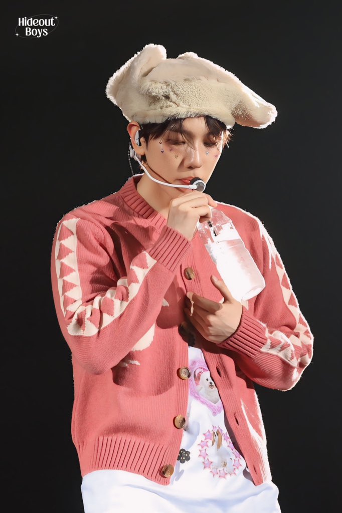 240602 HQ Baekhyun Lonsdaleite in Jakarta Day 2

애기 haus🥹

#백현 #엑소