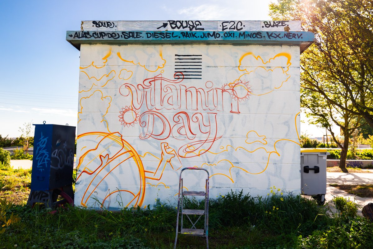 vitamin__day's tweet photo. Vitamin Day soon... 👕🌻 https://t.co/VISunsMBNE