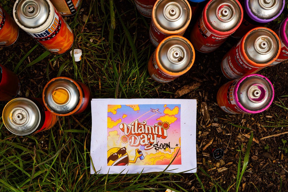 vitamin__day's tweet photo. Vitamin Day soon... 👕🌻 https://t.co/VISunsMBNE
